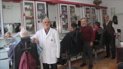 Çorum'da üç berber, 50 yıldır aynı dükkan çalışıyor