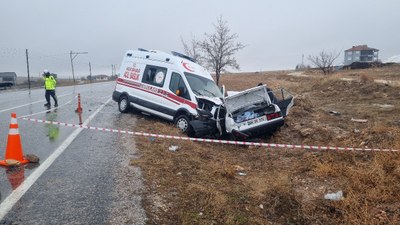 Yozgat'ta ambulans ile otomobil çarpıştı: 1 ölü