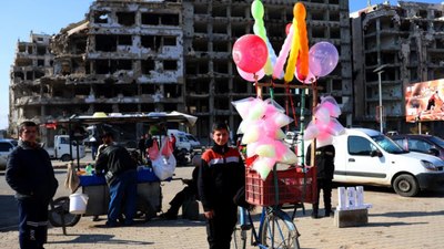 Suriye'de Esad rejiminden kurtulan Humus'ta yeniden inşa heyecanı