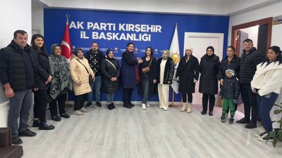 Kırşehir'de CHP'den istifa eden 12 kişi AK Parti'ye geçiş yaptı