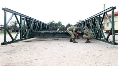 TSK'dan sel felaketi yaşanan Polonya'ya panel köprü desteği