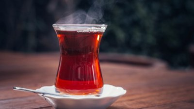 O çay markalarından uzak durun! Bakanlık açıkladı, çay diye gıda boyası içermişler