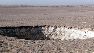 Konya'da 15 metre çapında yeni obruk