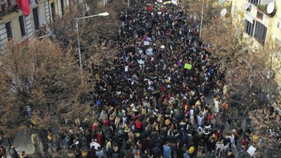 Arnavutluk'ta üniversite öğrencilerinden protesto