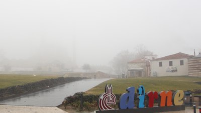 Edirne'de sis sürücüleri zorluyor