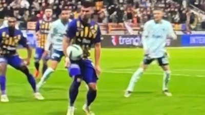 Fenerbahçe'nin penaltı beklentisi! Oyun devam etti