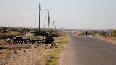 İsrail, Suriye'nin Dera kentinde de toprak işgal etti