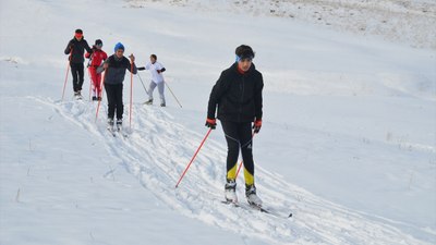 Hakkari'de kayakçılar yarışlar için çalışmalara başladı