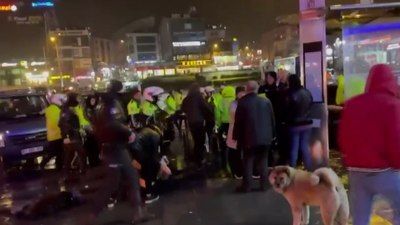 Alkollü sürücünün yakınları saldırdı: 4 polis yaralandı