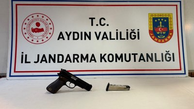 Aydın'da durdurulan şahsın üzerinden tabanca çıktı