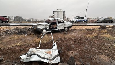 Şanlıurfa'da hafriyat kamyonu ile otomobil çarpıştı