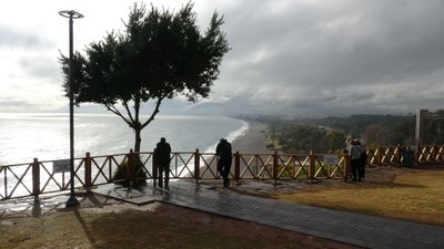 Antalya'da ‘turuncu kod' uyarısı sonrası vatandaşlar güneşli havanın keyfini çıkardı