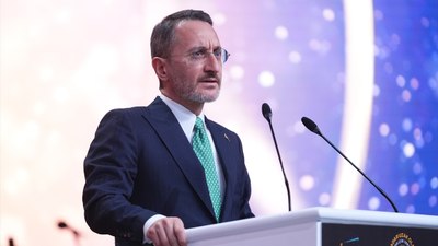 Fahrettin Altun'dan Suriye paylaşımı: Doğru duvar yıkılmaz