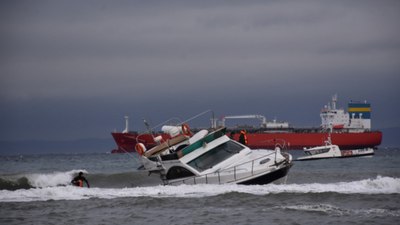 Tekirdağ'da tekne yan yattı: 2 kişi son anda kurtarıldı