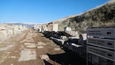 Isparta'daki antik kentte kanser hastalığı için yapılmış tılsımlı kolye bulundu