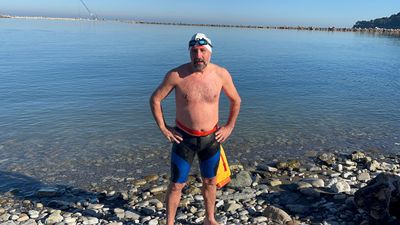 Kastamonu'da yeni yılı denize girerek karşıladı