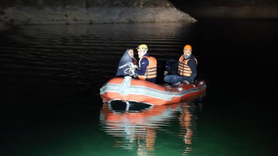 Adıyaman'da batan balıkçı teknesinden 2 kişi kurtarıldı