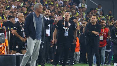 Okan Buruk ve Jose Mourinho'dan futbolcularla toplantı