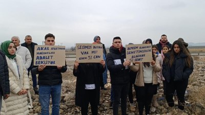 Gaziantep'teki deprem felaketinde ölenlerin aileleri 'adalet' istiyor