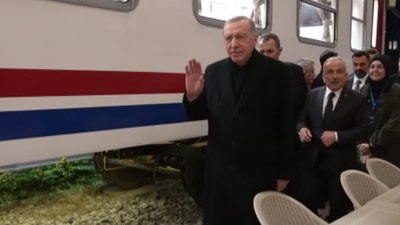 Cumhurbaşkanı Erdoğan, Ordu'da vatandaşlarla sohbet etti, çay içti