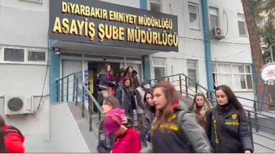 Diyarbakır'da bohçacı gibi davranan hırsızlara baskın: 14 tutuklama