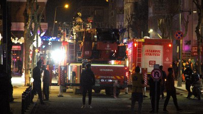 İstanbul'da korkutan çatı katı yangını