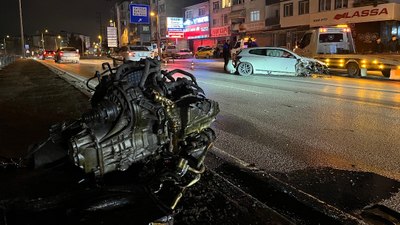 Kocaeli'de yaşanan kazada alkollü sürücünün aracının motoru koptu: 2 yaralı