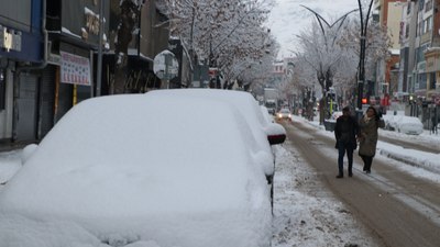 Van’da 493 yerleşim yeri ulaşıma kapandı