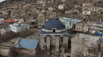 Kayseri'de  571 yıllık cami ihtişamıyla göz kamaştırıyor