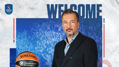 Anadolu Efes'in yeni başantrenörü Luca Banchi oldu