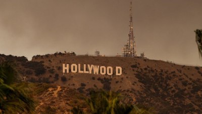 Kaliforniya yangını dünyaca ünlü Hollywood tabelasına yaklaştı