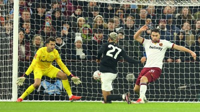 West Ham United'ı beş dakikada yıkan Aston Villa turu geçti