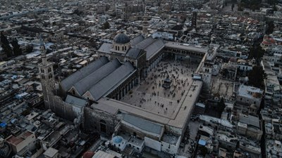 Emevi Camisi'nin halısı Gaziantepli halıcılardan