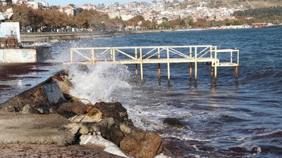 Tekirdağ'da şiddetli poyraz, deniz ulaşımına izin vermiyor