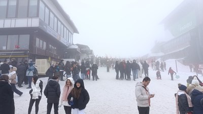 Bursa'da Uludağ kayak merkezlerine ziyaretçi akını