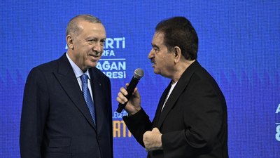 Cumhurbaşkanı Erdoğan, İbrahim Tatlıses ile şarkı söyledi