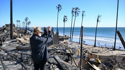 Malibu sahilindeki birçok ev yangınlarda kül oldu