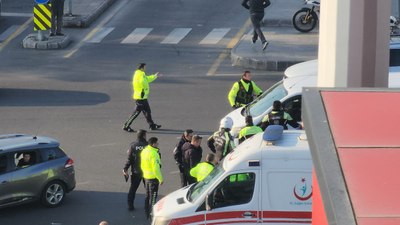 Diyarbakır'da otomobilin çarptığı polis memuru yaralandı