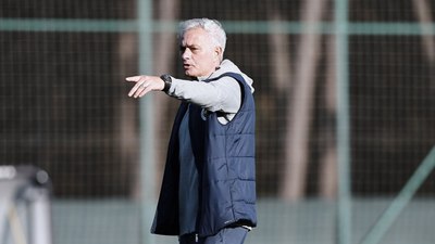 Fenerbahçe'de çift forvet kararı: Mourinho sistemi benimsedi