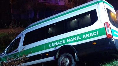 Samsun'da cenaze aracı devrildi: 10 yaralı