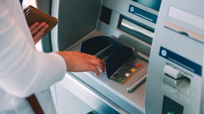 ATM’lerde yeni dönem: Para çekme işlemlerinde limitler değişti!