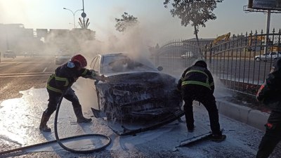 Şanlıurfa'da kaza yapan araçta yangın çıktı