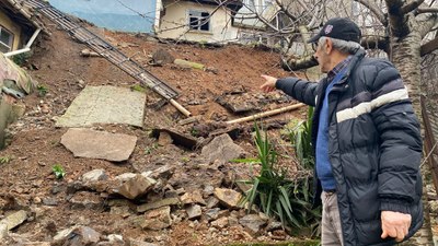 İstanbul'da istinat duvarının çökmesi sonrası panik