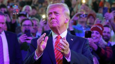 Donald Trump'ın masasındaki 7 başlık