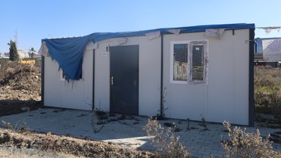 Hatay'da hırsızlar tarafından çalınan Memleket Partisi konteyneri bu kez soyuldu
