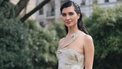 Oyuncu Tuba Büyüküstün Paris'te güzelliğiyle büyüledi