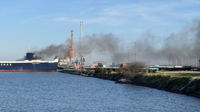 Samsun Limanı'nda bulunan gemide yangın