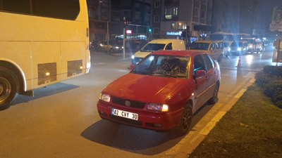 Antalya'da otomobilin çarptığı yaya metrelerce havaya uçtu