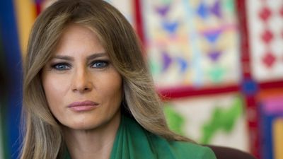Melania Trump'ın Beyaz Saray'daki resmi portresi yayınlandı