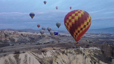 Kapadokya'da sıcak hava balonları rekora uçtu